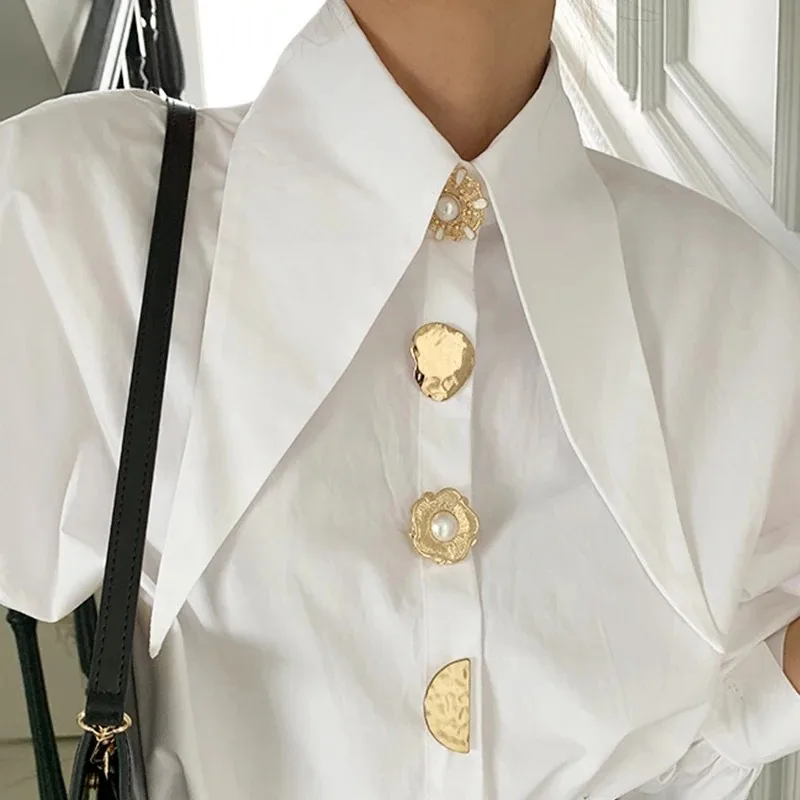 Witte Elegante Parel Vrouwen Shirts Koreaanse Scherpe Hoek Kraag Losse Lange Mouw Dames Blouse Y2k Mode Nieuwe Chic Vrouwelijke Tops