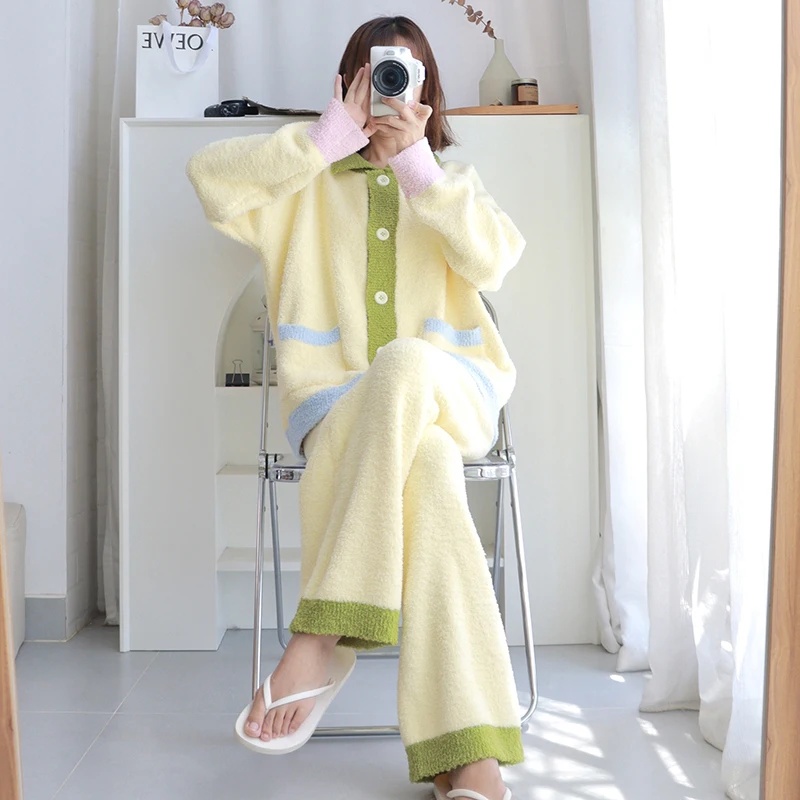 Pajamas Women\'s Autumn and Winter  Home Clothes Coral Fleece Thickened Outwear Suit  can wear it on the street.