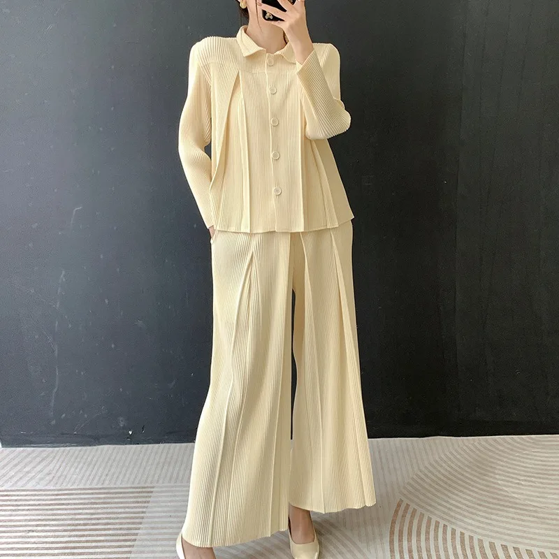 Miyake Geplooide Broek Set 2025 Winter Nieuwe Plooien Pak Set Vest + Casual Rechte Broek Plisse 2 Delige Set Vrouwen Slanke Effect