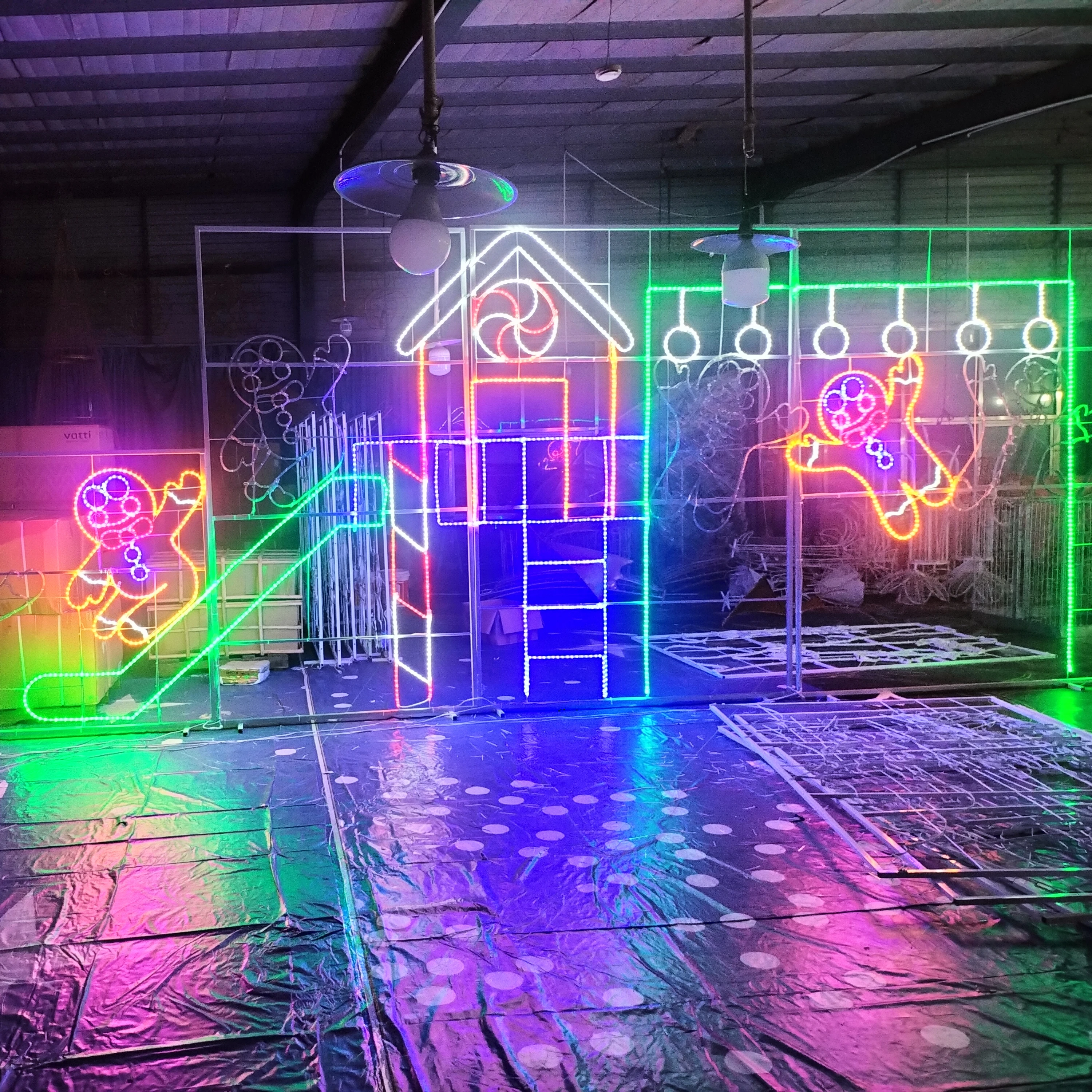 Commercial Animated Christmas Lighted up Toys 3D 2D Snowman Santa Claus Gingerbread Outdoor Christmas Motif Light Decorations