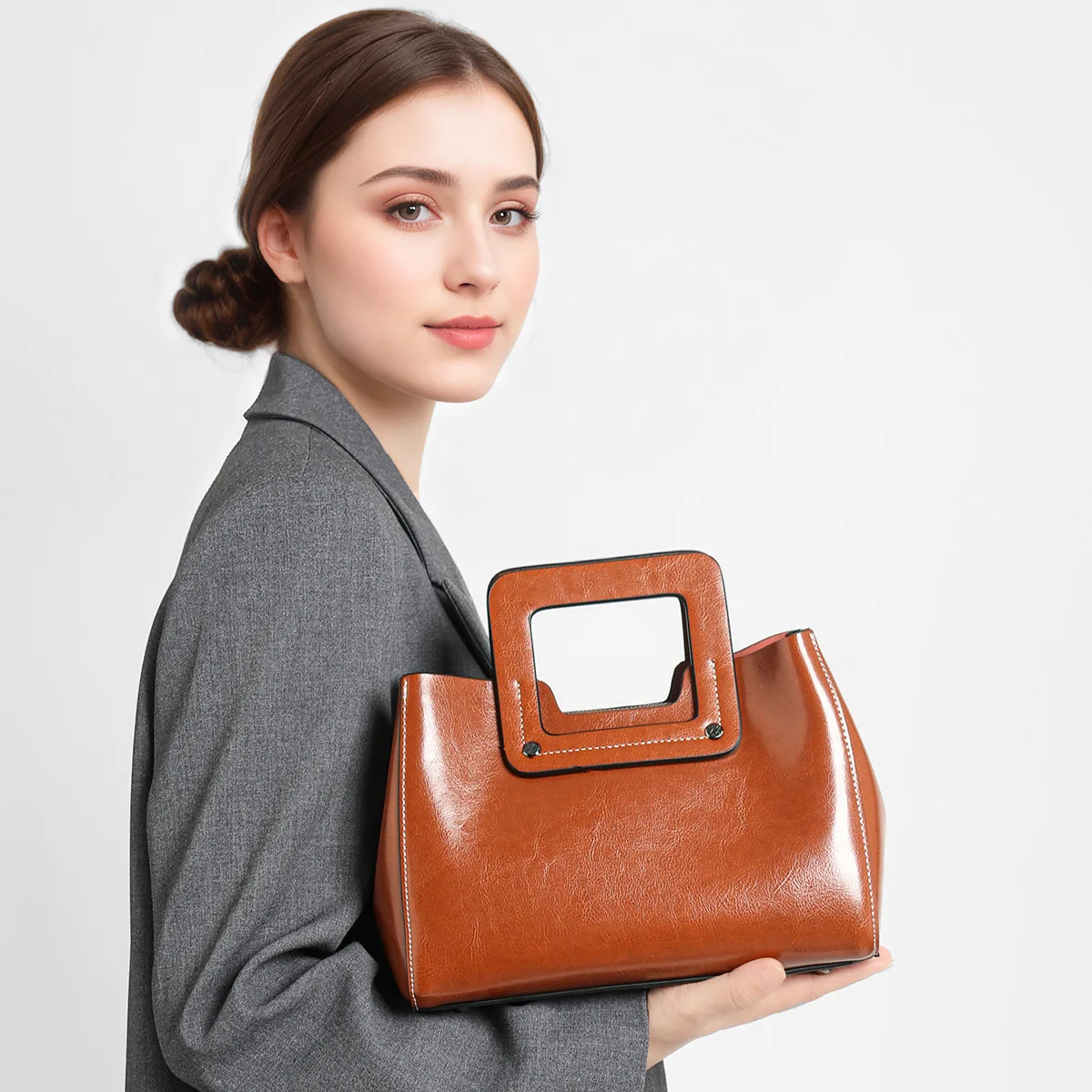 

New versatile retro high-quality bucket bag luxury shoulder crossbody bag designer women's bag leather bag trendy