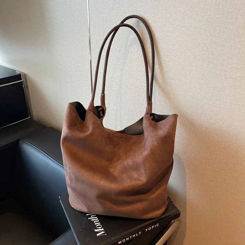 Bolsa de ombro de lã monocromática feminina, bolsa de alta qualidade, grande capacidade, bolsa casual Hasp, bolsas femininas, venda quente, 2024