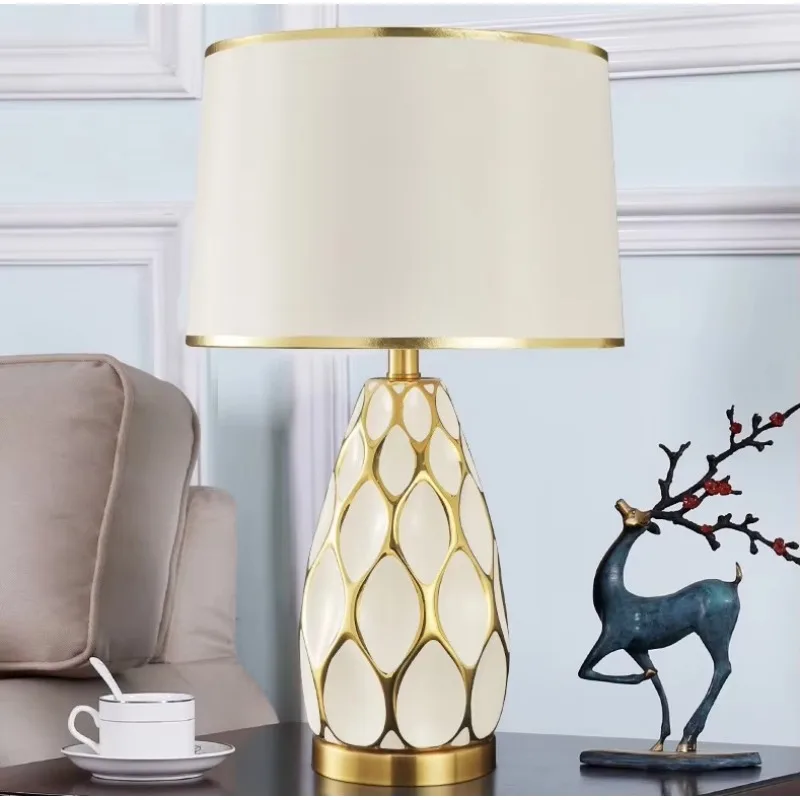 Customized Light Luxury Post Modern Bedroom Romantic Lamp Tube Light Emitting Diode Nail Art Desk Modern Ceramic Desk Lamp