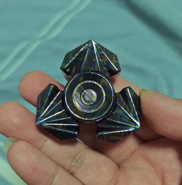 Used EDC Yibai EDC woven pattern Timascus cross bone thick style fidget spinner metal decompression toy