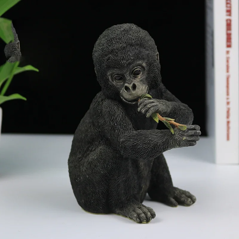 800g 12.5×8.5×15.5cm Chimpanzee Simulation Animal Model Soldier Play Art Car Ornament Resin Crafts Home Decoration Accessories