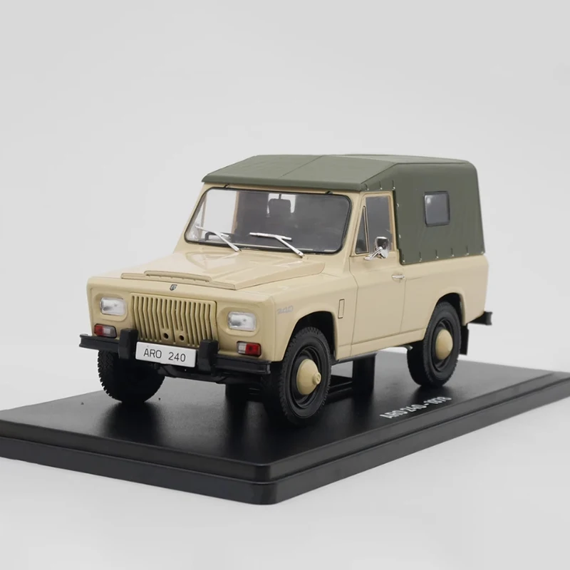 

IXO Diecast 1:24 Scale Aro 240 1978 Off Road Vehicle Alloy Car Model Finished Product Simulation Toy Collection Static Model
