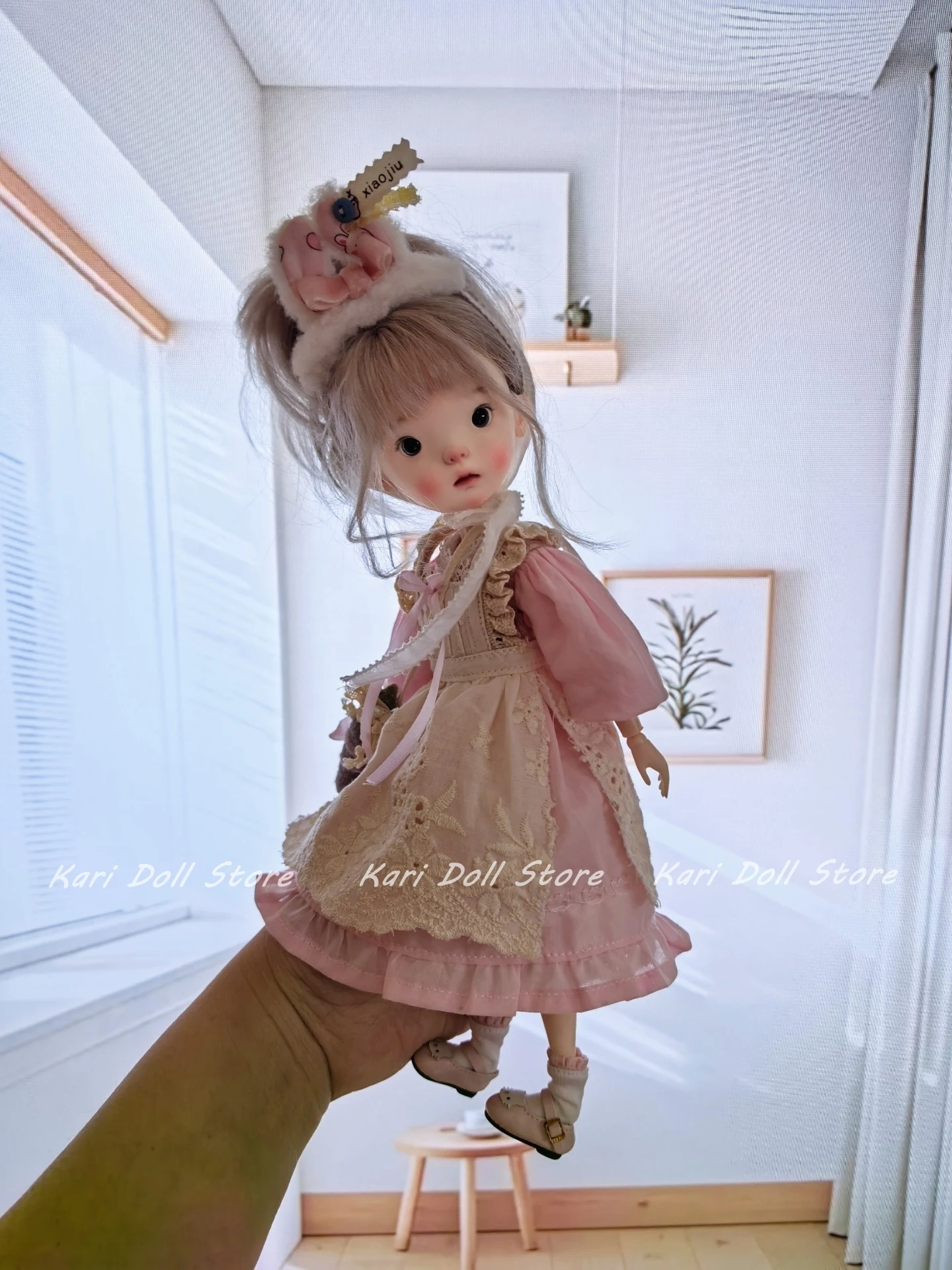 

Kari Doll Одежда и юбки 2025 Комплект розового платья с вышитой тканью для куклы Landazz Landoudou