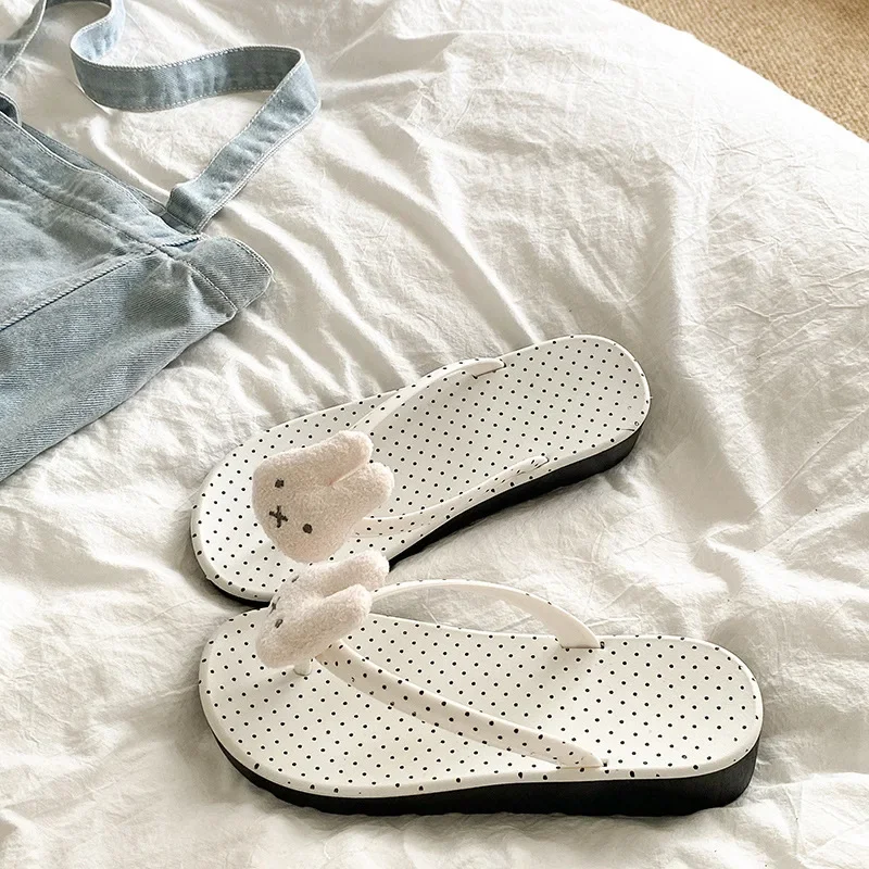 2025 nuevo Miffy Rabbit dibujos animados lindo verano moda al aire libre aumento pendiente tacón zuecos zapatillas antideslizantes ocio señoras sandalias