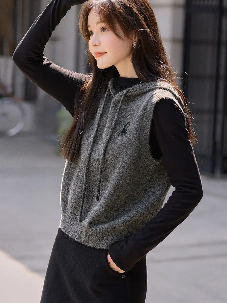 

Высококачественный женский вязаный свитер в европейском стиле с капюшоном, многослойный топ, осенне-зимний жилет, свободный крой, удобный трикотаж