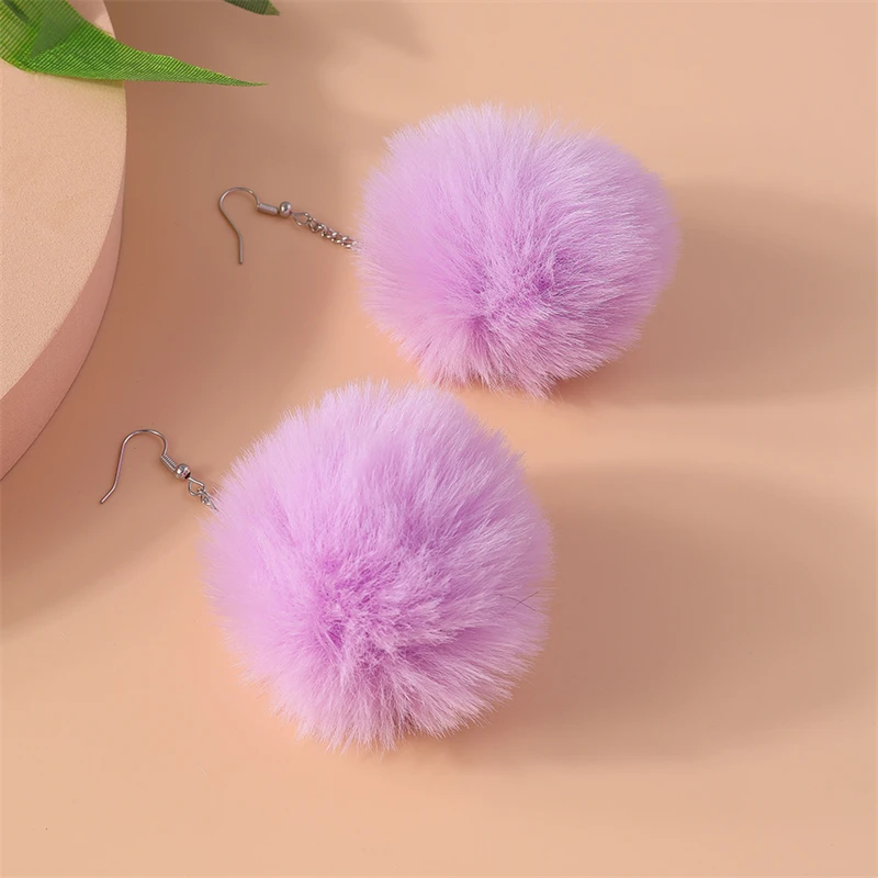 Trendige bunte große Plüsch-Kugel-Ohrringe für Frauen und Mädchen, Party, Festival, Schmuck, Geschenke – Detail 17