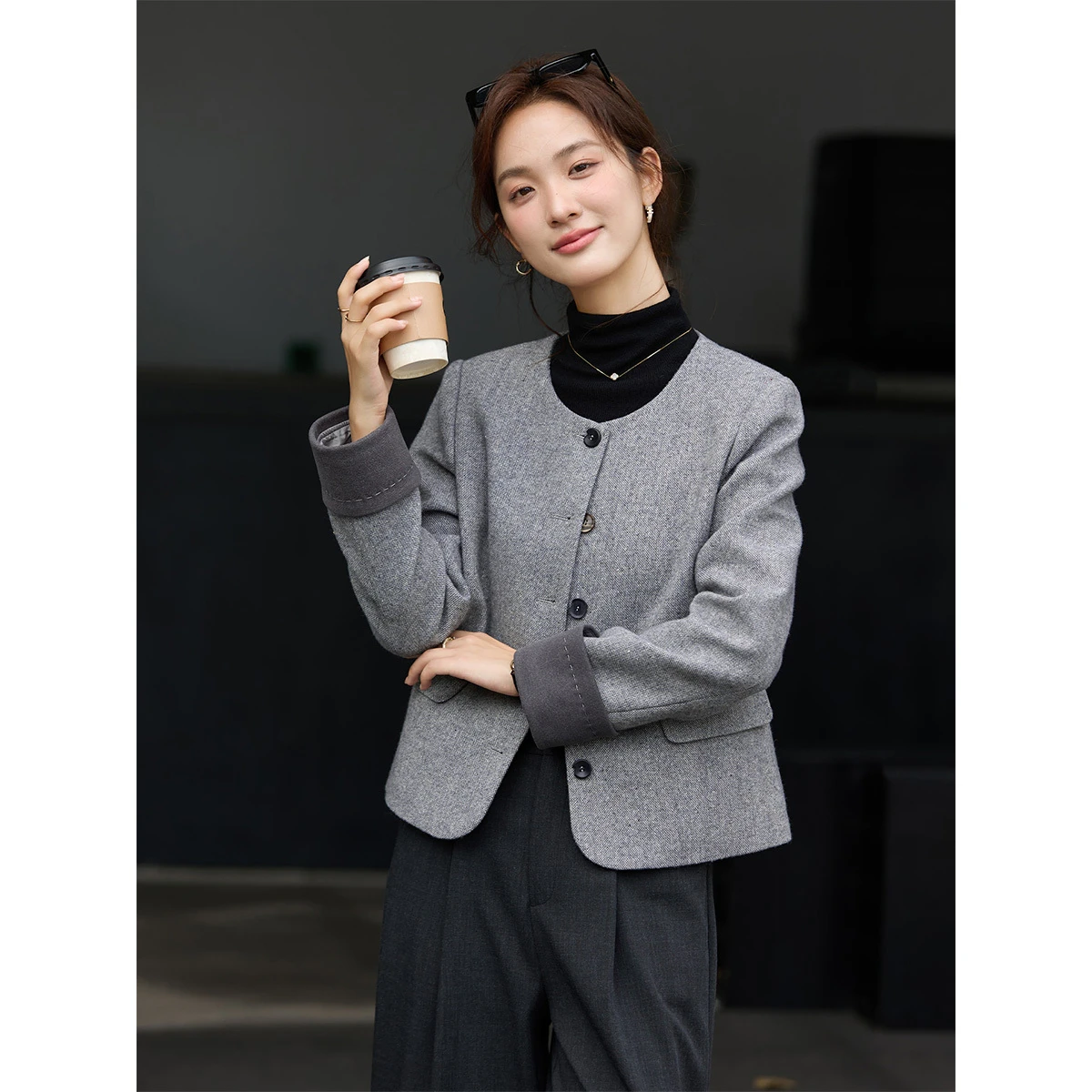

VIMLY Gray Quilted Tweed Jacket for Women 2025 Winter Luxury Round Neck Wool Blend Coat Patchwork Thick Short Padded Coats A3122