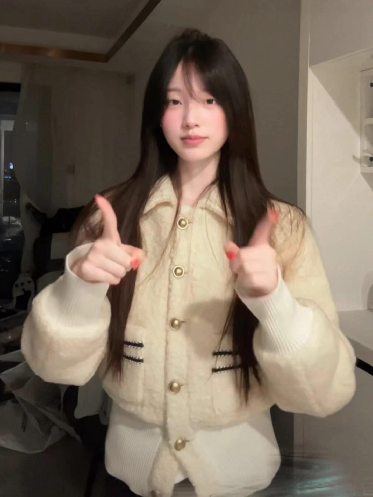 

2026 Miu Sle, пушистое рта, корейское женское пальто Aosphere, модное осеннее сезонное пальто, подходит для женщин из полиэфирного волокна