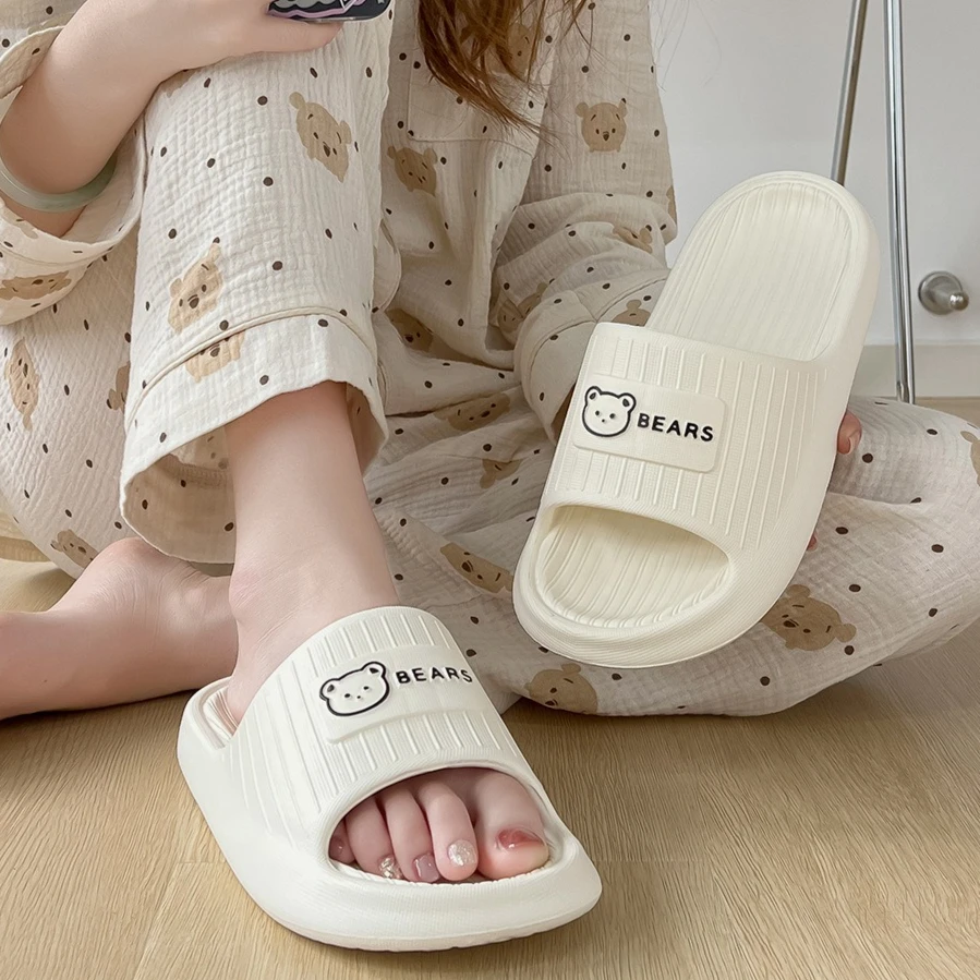 

2025 Summer Women's Slippers Cute Cartoon Bear Non-Slip Bath Slides Comfort Home Beach anti-slip couple Sandals