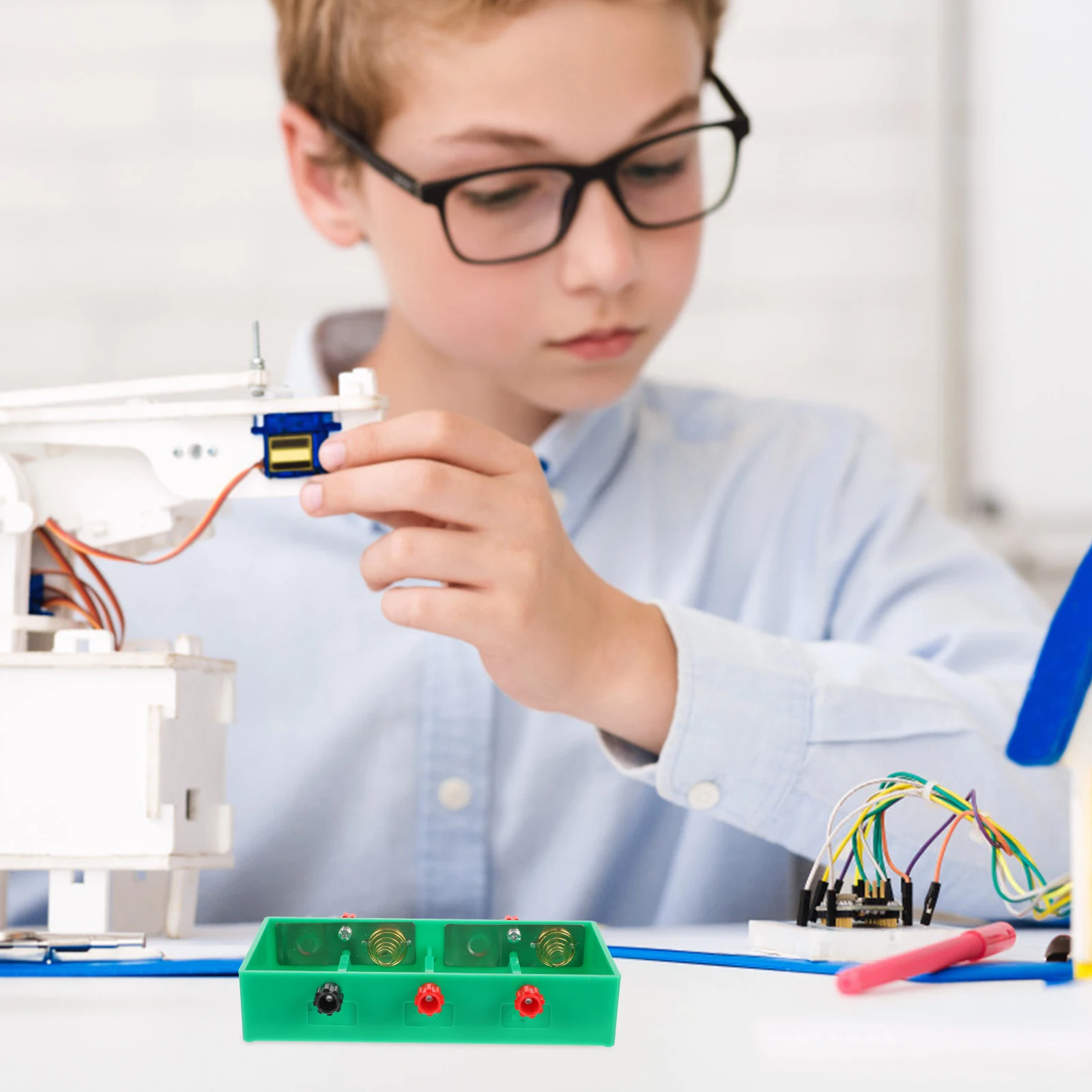 

Plastic Box for Physics Experiment Terminal Teaching Instrument Lab Equipment AA Holder School Science Practical