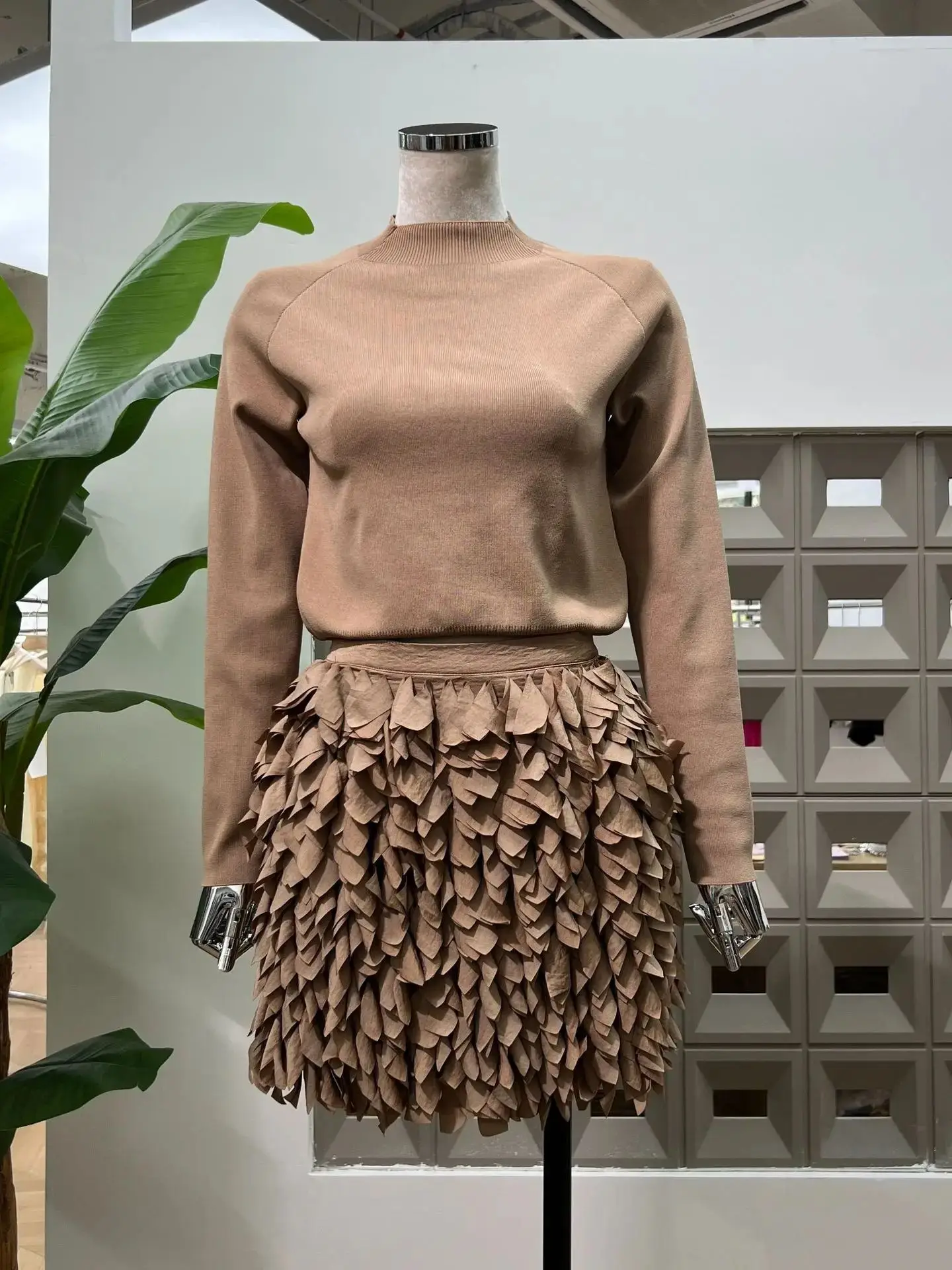 

Chic 2025 Autumn Fashion Knitted Stretch Top Fringe Detail Bodycon Mini Skirt 2 Pieces Set Stylish Nightclub Birthday Outfit