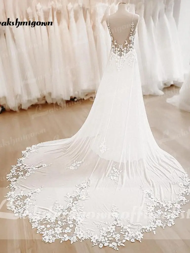 Sexy Brautkleid mit Spitzenapplikationen und Perlenstickerei, Chiffon, A-Linie, Schleppe, maßgeschneidert, bodenlang, mit Spaghettiträgern. – Detail 7