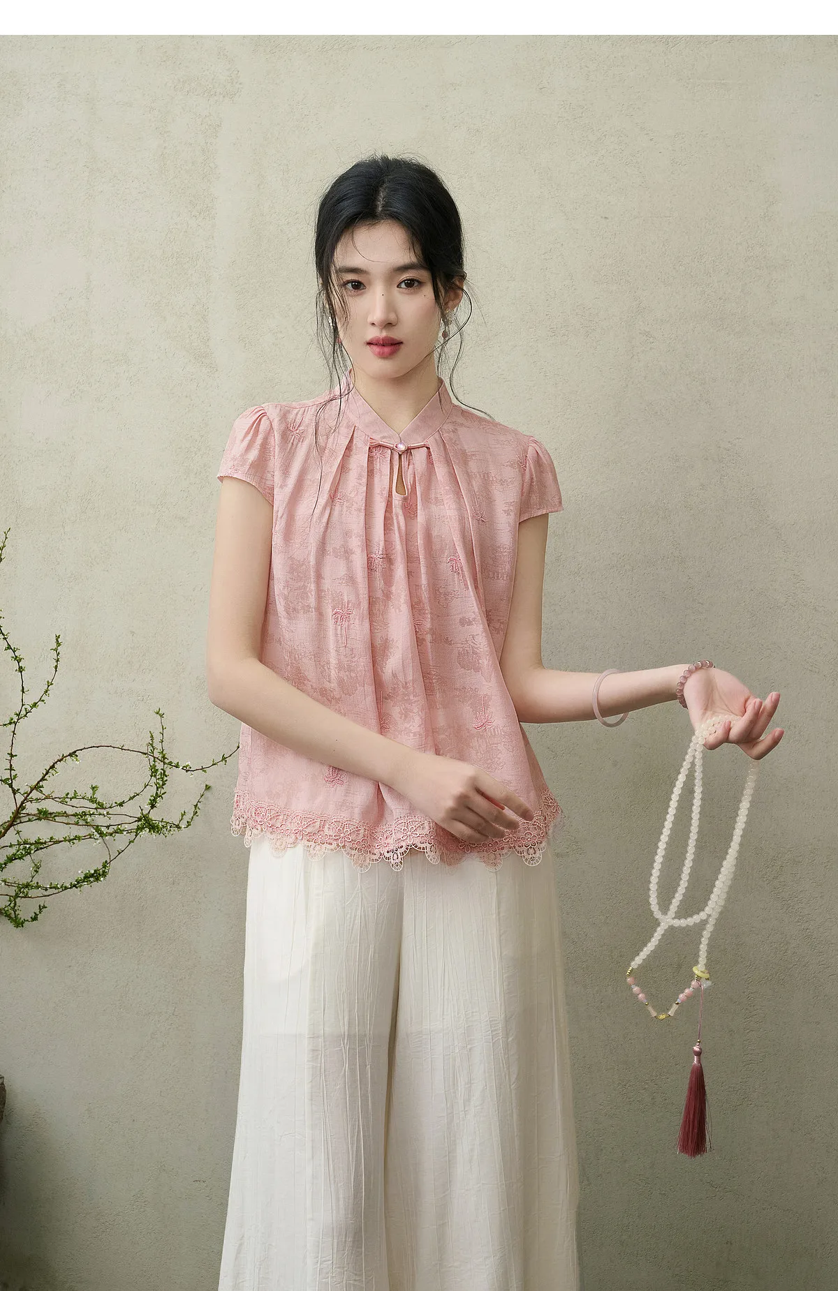 SENTUBILA Elegante Bestickte Jacquard-Chiffonbluse für Damen, Rosa, mit Gepinntem Plissee-Stehkragen und Spitzensaum, Locker Geschnittenes Hemd 162VF5004 – Detail 25
