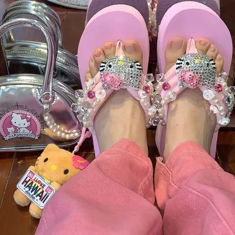 Hello Kitty Slippers Anime Flip Flops Fashionable Hot Girl Beach Shoes Casual Wedge High Heels Platform for Slippers Ladies Gift