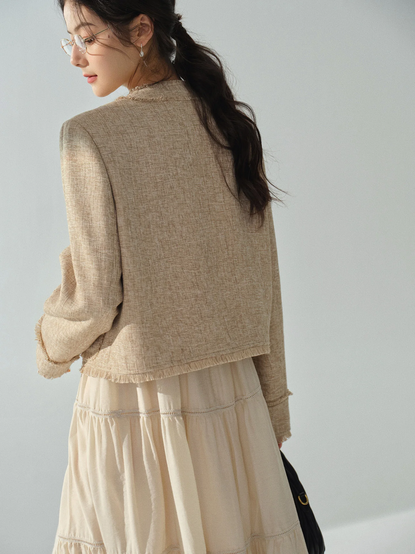 French Chic Tweed Jacket Women Round Neck Short Coat with Fringe Trim Elegant Loose Fit Outerwear Autumn Office or Casual Wear