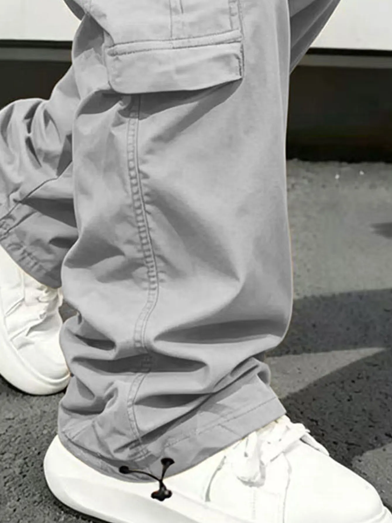 Einfarbige Cargohose für Herren mit Pattentasche, Kordelzug am Bund, normale Passform, lässige Hose mit geradem Bein für den Alltag – Detail 14