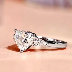 Huitan Sweet Lady Heart Zirconia Finger Rings for Engagement Romantic Wedding Band Delicate Design Accessories Chic Jewelry Gift
