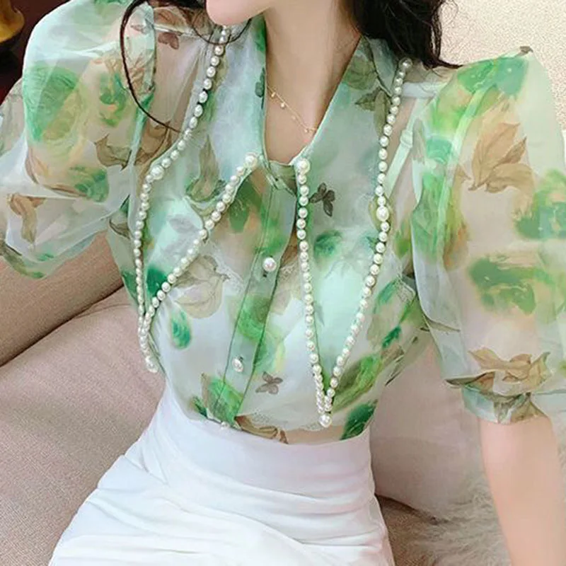 Shirt women's new niche design in the summer of 2024 printed large pointed collar heavy industry beaded short-sleeved shirt