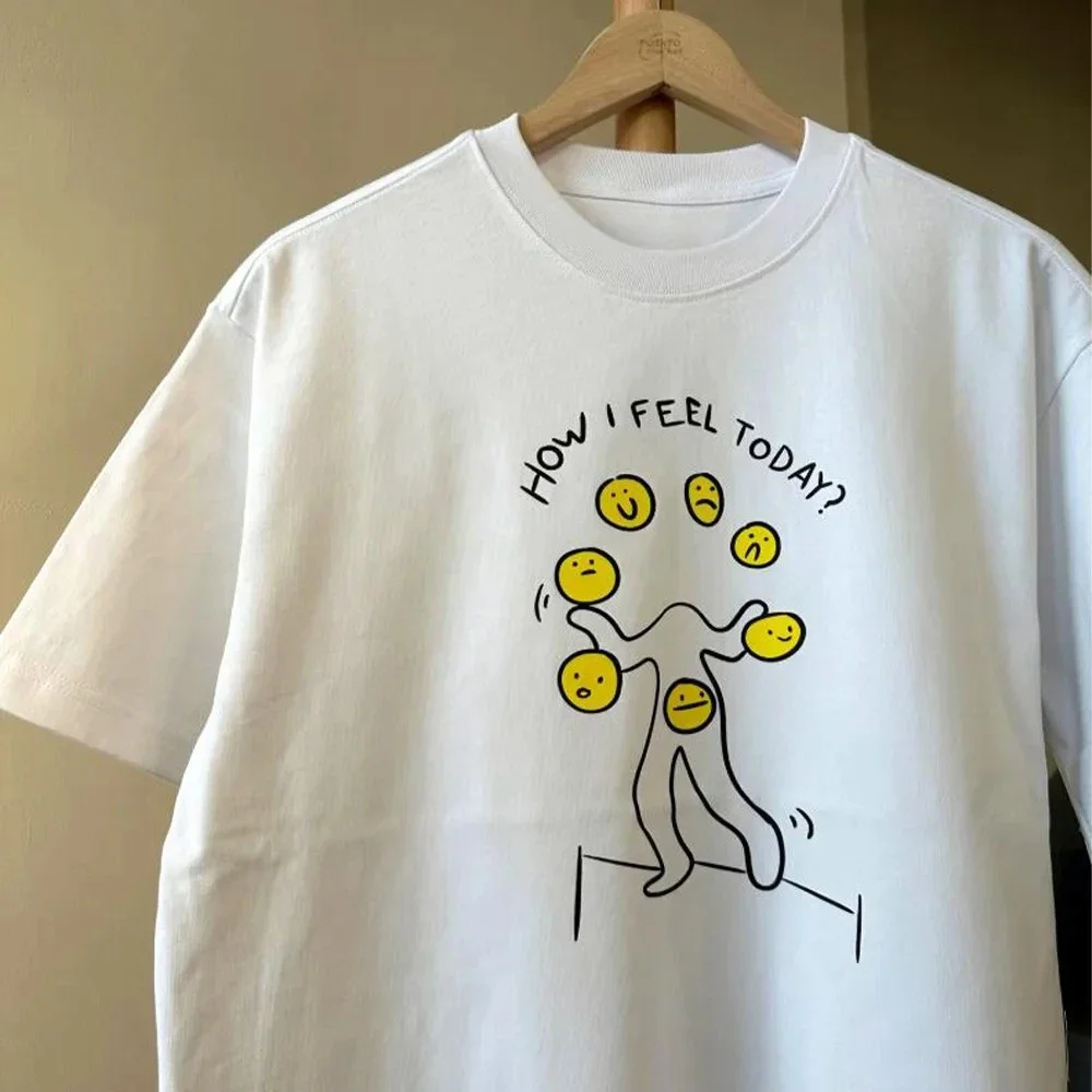 

Футболка с забавным графическим принтом «Как я чувствую себя сегодня», женская белая свободная футболка с короткими рукавами, модная повседневная футболка с графическим принтом Y2K, летняя коллекция 2025 года