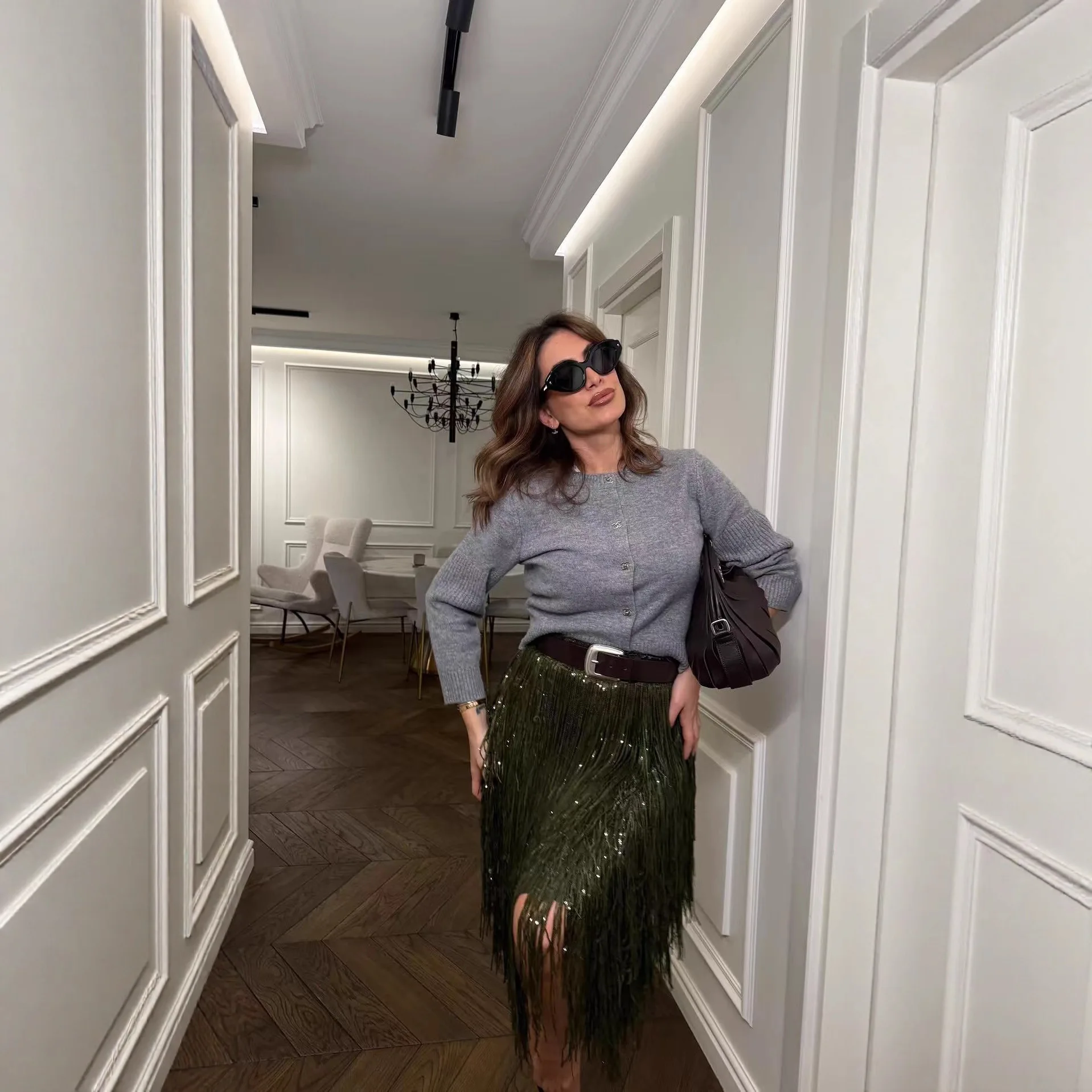 المرأة شيك شرابة الترتر غير النظامية تنورة طويلة عالية الخصر سليم صالح فستان 2025 سيدة جديدة التنقل نادي الشارع حفلة ملابس لامعة