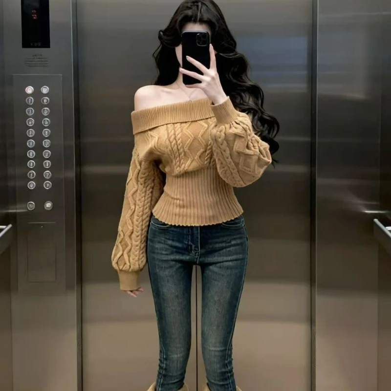 2026 秋の新スタイルハイエンドニッチカジュアルニットセーター女性用キャメルカラーワンショルダーウエストシェイプセーター女性用