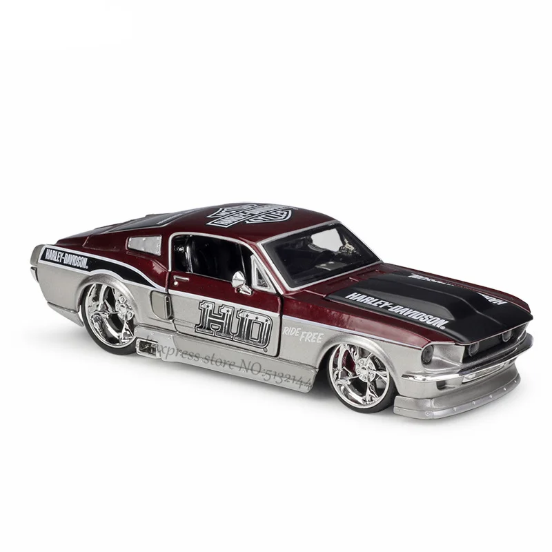 

Maisto 1:24 1967 Ford Mustang GT Alloy Car Model Crafts Decoration Collection Toy Tools Gift