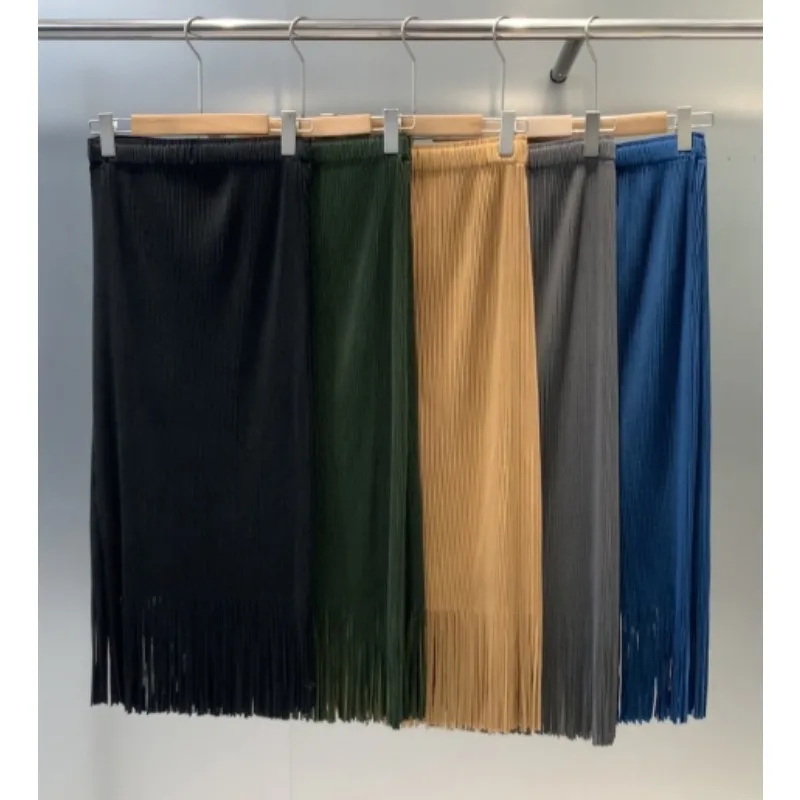 กระโปรงพลีททรงตรงยาวสไตล์เกาหลีสำหรับผู้หญิง ดีไซน์พู่ห้อยเรียบง่าย สวมใส่สบายๆ เหมาะกับฤดูใบไม้ร่วง เอวยางยืด สไตล์ลำลอง เหมาะสำหรับเดินทางไปทำงาน