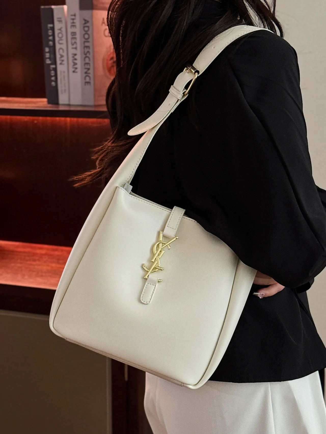 حقيبة دلو ذات سعة كبيرة وبسيطة، محفظة نسائية عصرية تحت الإبط، حقيبة كروس جلدية متعددة الاستخدامات للتنقل اليومي