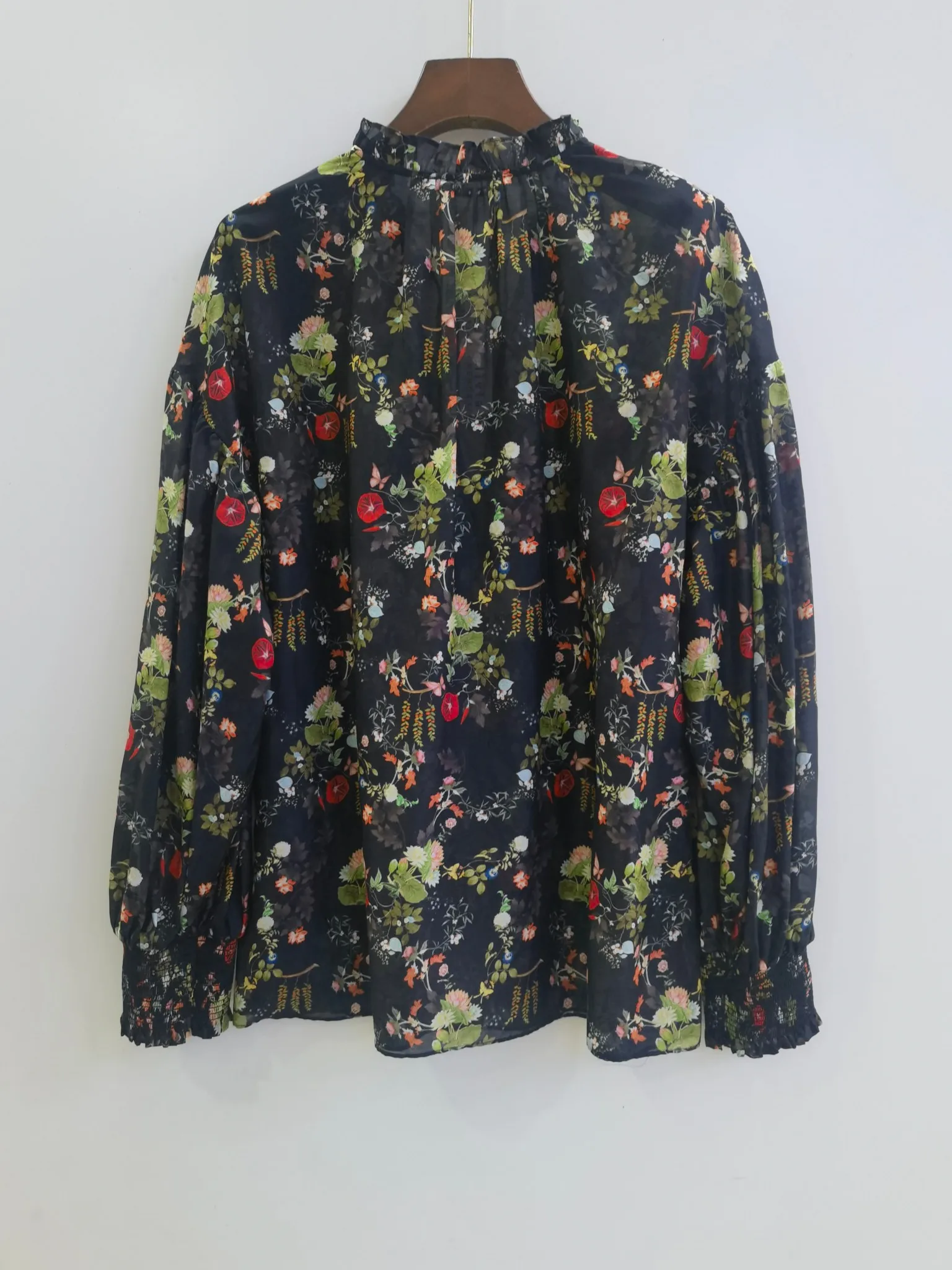 Camicia da donna in misto cotone e seta con stampa floreale, maniche a lanterna, scollo a V, camicetta vintage ampia