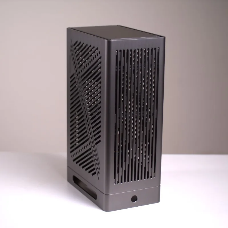 Integrated Aluminum Frame ITX Portable SFF Chassis CNC Finishing Sandblasting Anode