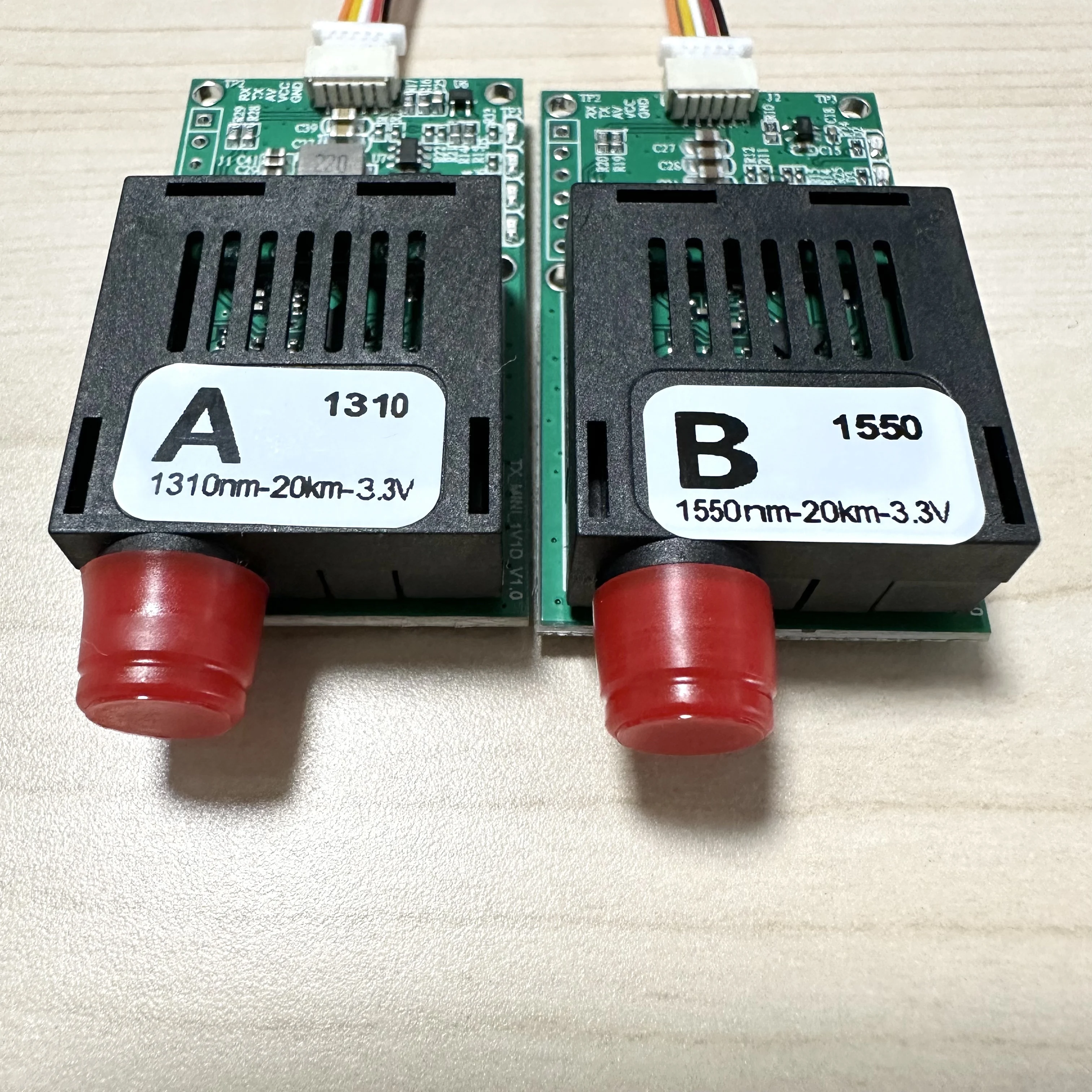 

Оптический приемопередатчик FPV SK1000 TTL FC25B 1310/1550 нм 20 км 3,3 В Модуль приемопередатчика Интерфейс постоянного тока для дронов TTL Skyport наземный