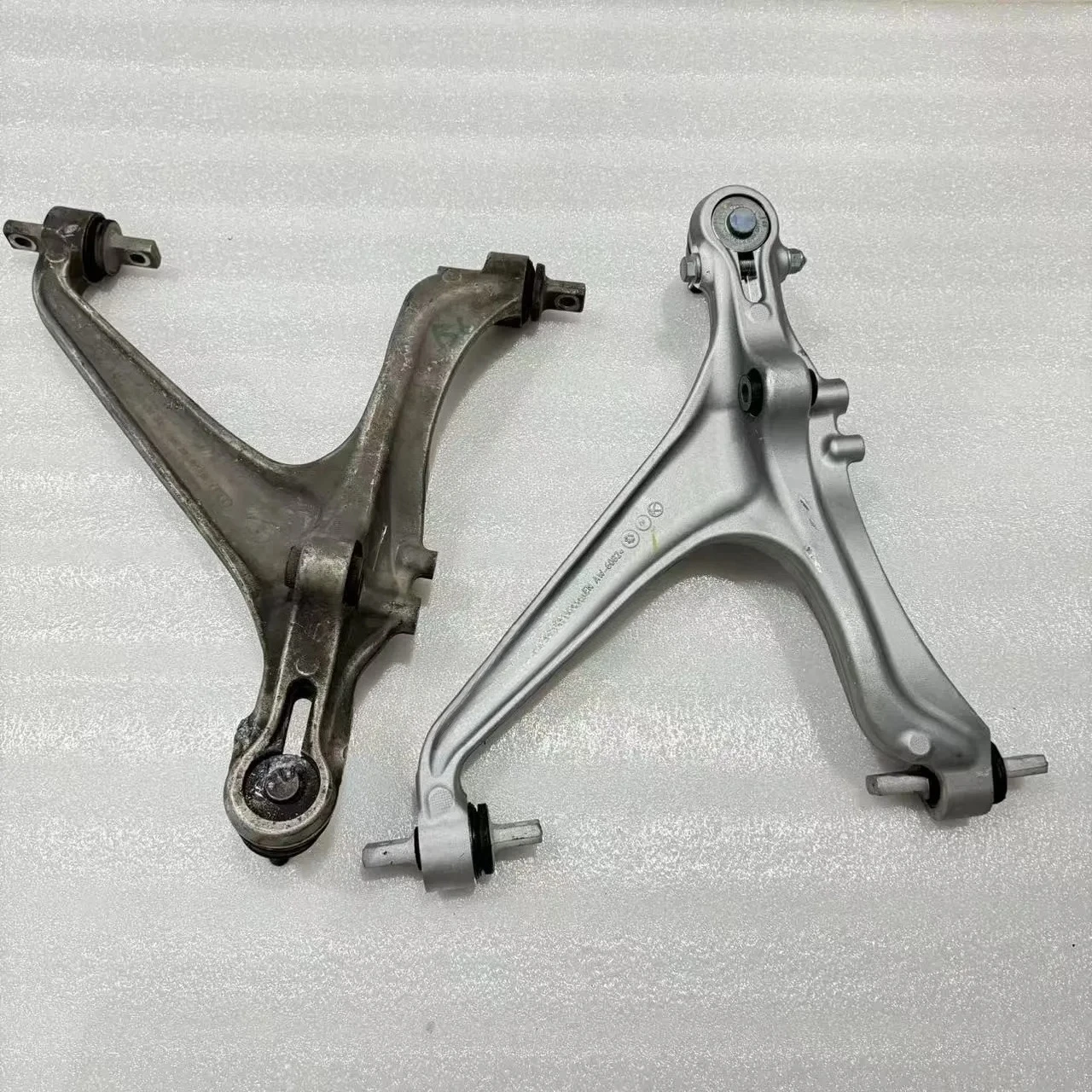 For For Lamborghini EVO LP610 LP580 Left and Right Fork Bone Original 4T0407151E 4T0407152B