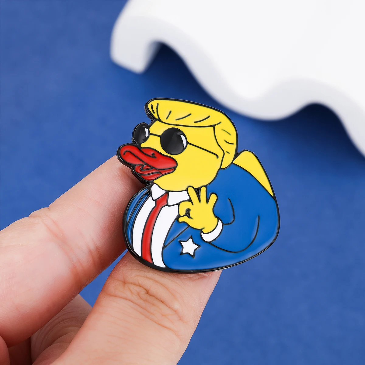 Harong Funny TRUMP Duck Enamel Pin Brooch Interesting Animal Lapel Bag Cap Badge Accessories Gift for Men Women Supporter