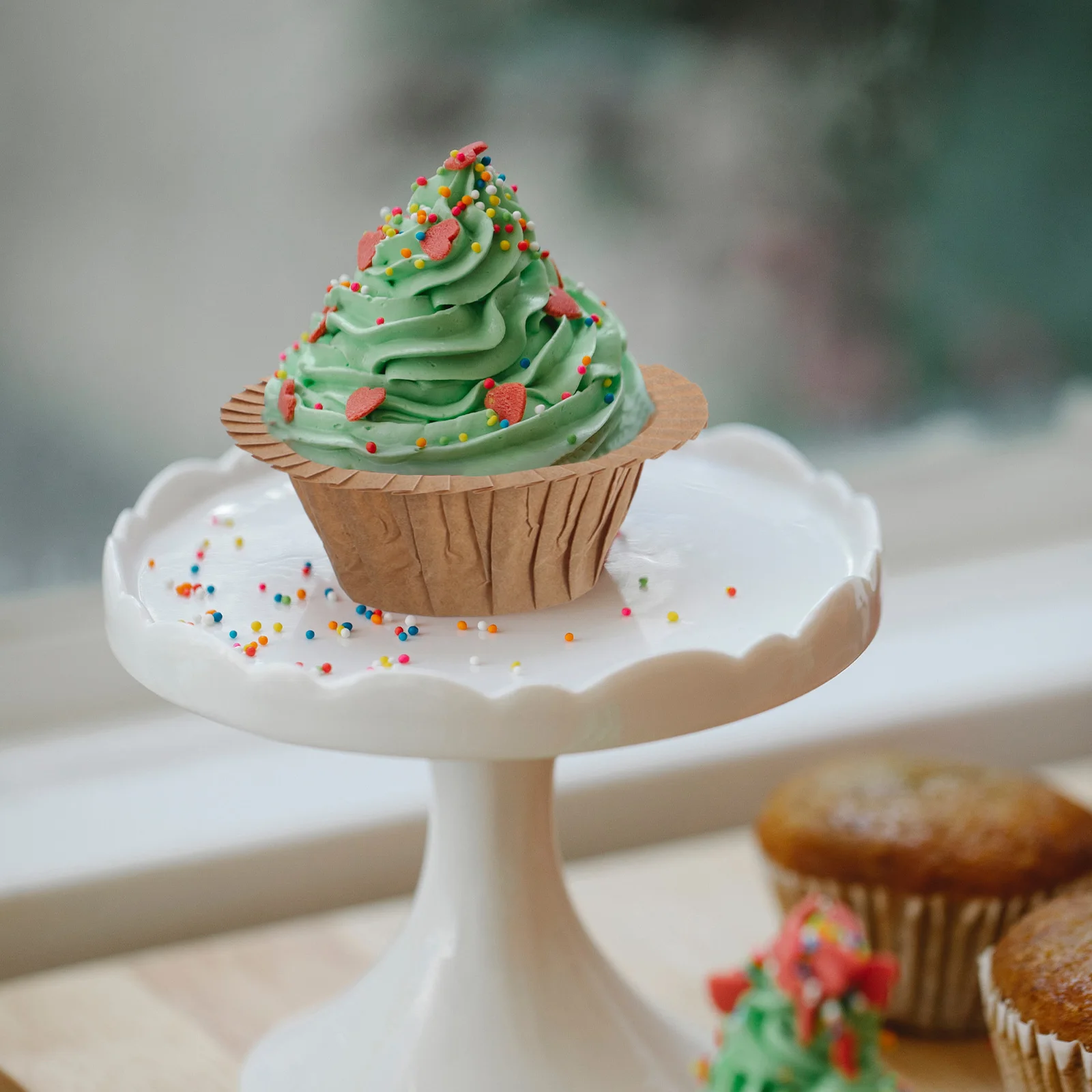 

90pcs High Temperature Cake Paper Cups Baking Muffin Liners Non Stick Greaseproof White Brown Coffee Color Kitchen Wrappers