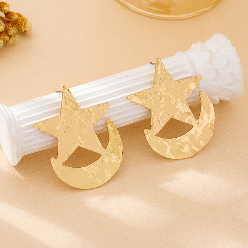 Gold Hammered Star Moon Earrings for Women Vintage Textured Metal Statement Earrings Fashion Party Jewelry