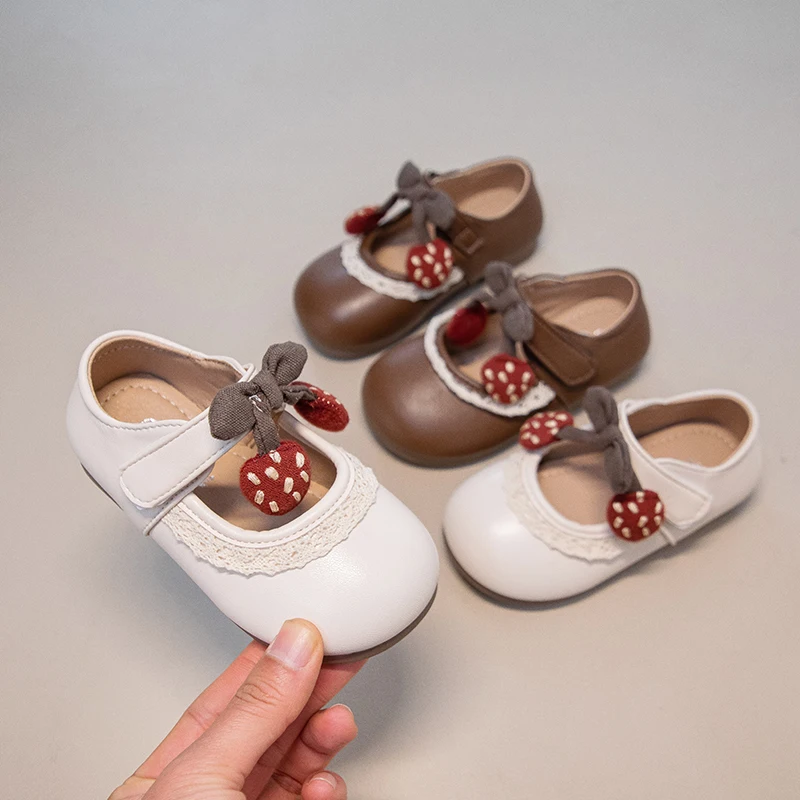 

Baby Girls Princess Leather Shoes with Sweet Bow 2026 New Spring Toddler Mary Jane Flats Soft Sole Simple Elegant Party Footwear