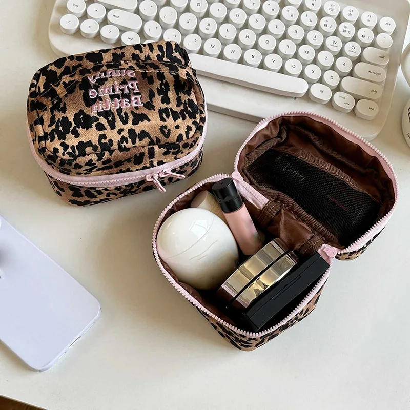 Vintage Leopard Makeup Bag for Women Girl Large Capacity Travel Cosmetic Case Bag Zipper Tote Lipstick Toiletry Pouch for Women