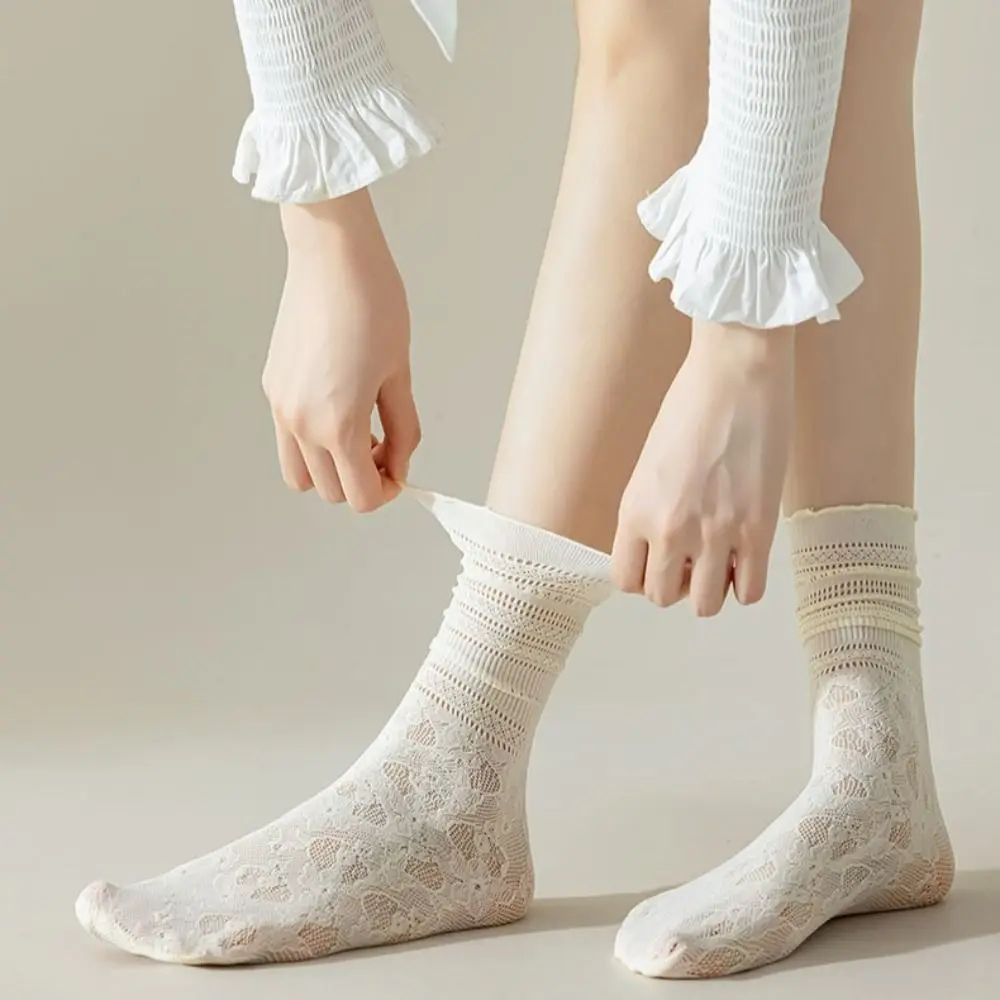 Schweißabsorbierende, atmungsaktive, erfrischende, verschleißfeste Baumwoll-Mesh-Socken, Damen-Spitzensocken, koreanische Blumenstrümpfe, ausgehöhlte Socken