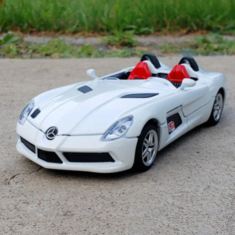 

SLR Roadster Convertible Alloy Sports Car Model 1:32 Diecast Metal Toy Vehicle Model Simulation Sound Light Collection Gift