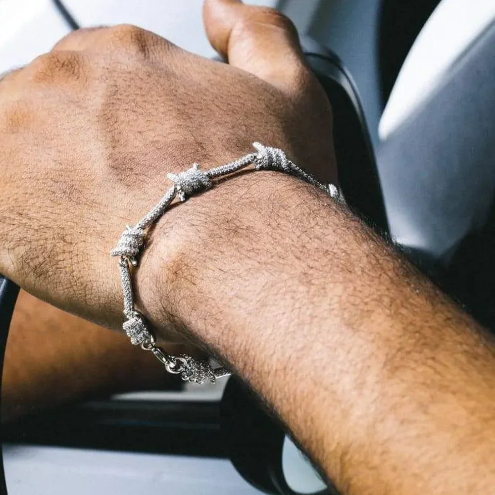 

Hip Hop Cubic Zirconia Paved Bling Ice Out Stick Twisted Wire Shape Link Chain Bracelet for Men Women Unisex Rapper Jewelry Gift