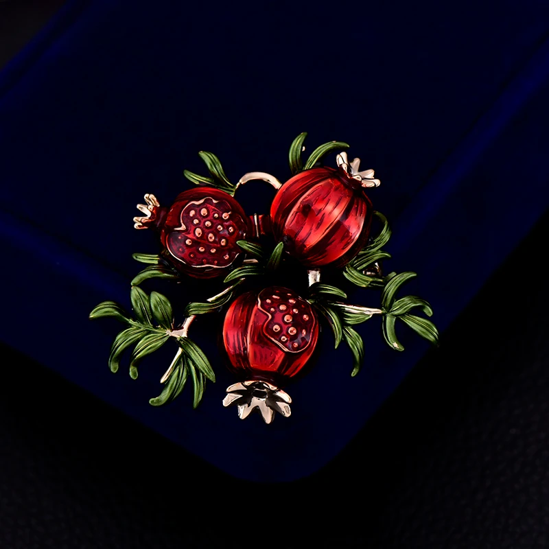 

Vintage Fruit Pomegranate Brooch Women Flower Enamel Pin New Suit Cardigan Coat Corsage Badge Clothing Accessories Jewelry Gifts