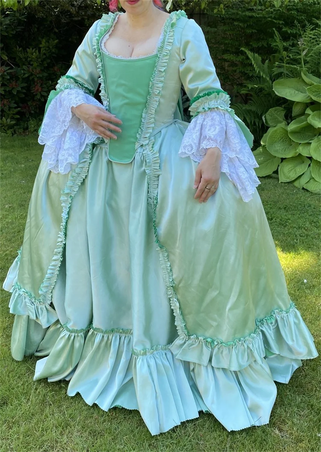 18th Century Rococo Green Dress Queen Marie Antoinette Ball Gown Costume Renaissance Bell Sleeves Appliques Wedding Dress