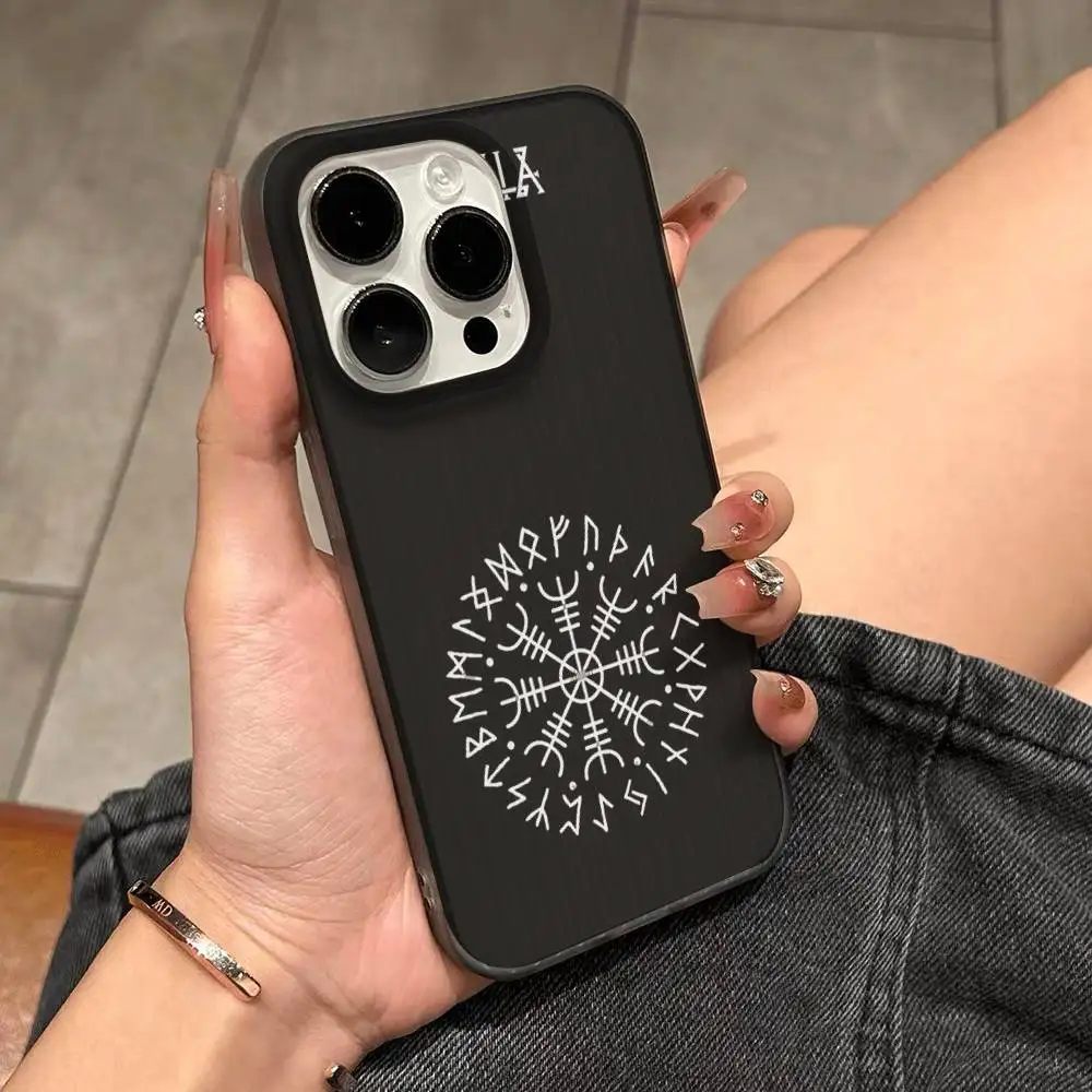 スラブのバイキングのシンボル「コロヴラート」のソフトで波型の透明なスマホケース（iPhone 17、15、16、11、12、13、14 Pro Max Plus Pro対応）