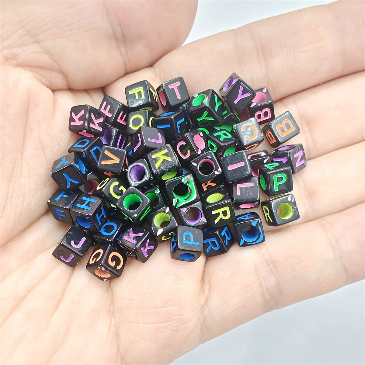 100Pcs/lot 6mm/7mm Acrylic Mixed Color Letter Flat/Square Bead DIY For Jewelry Making Accessories