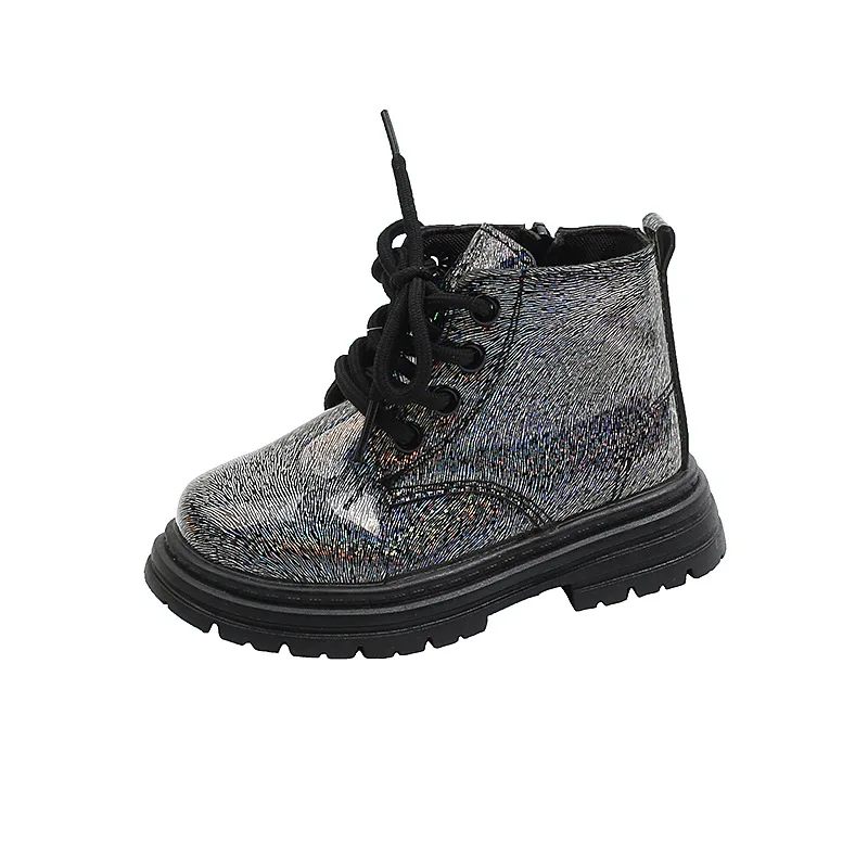 الفتيات الأميرة الأحذية الكورية نمط الاطفال أحذية بوت قصيرة لامعة موضة 2025 الخريف الشتاء جديد الأطفال حذاء من الجلد لينة تنوعا