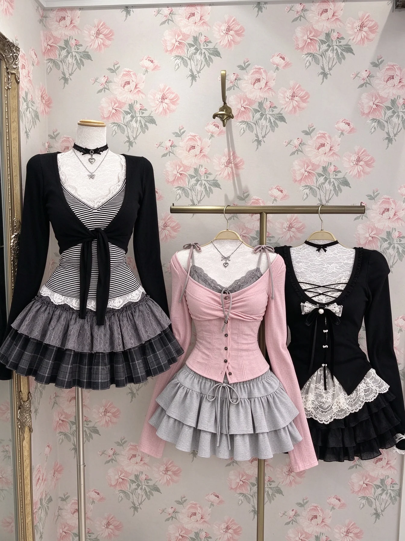 Japanese Sweet Blouse Women Lace Top Ameircan Vintage Plaid Ruffle Mini Skirt Y2K Harajuku Elegant Kawaii Korean Chic Outfits